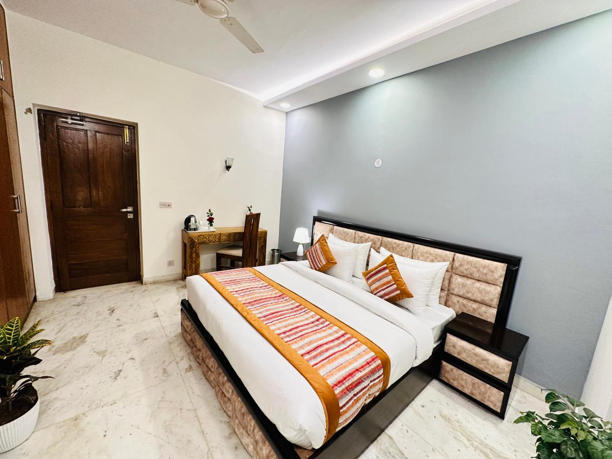 Grove Residency Hauz Khas New Delhi Couple Friendly Hotel Bagian luar foto